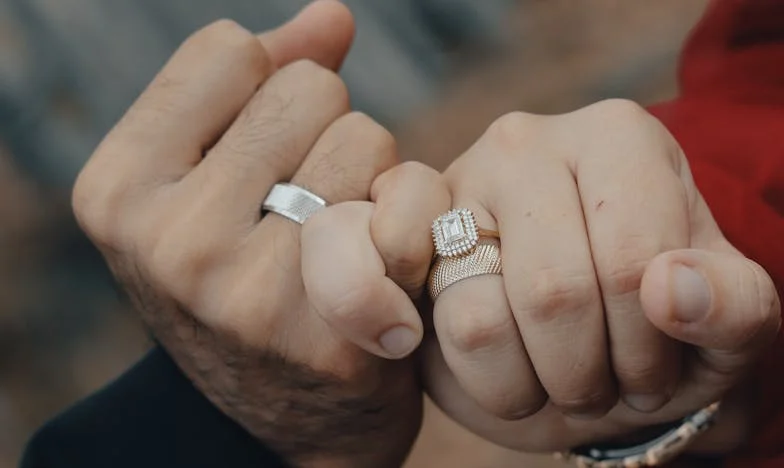 Cuando el hogar deja de ser refugio: mi huida bajo la tormenta y la amarga lección de la confianza