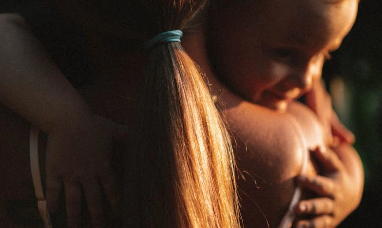 Cruzando el Límite: Cuando los lazos familiares ahogan el matrimonio