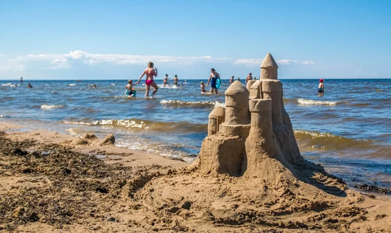 Descubrí a mi prometida maltratando a su madre: la verdad que destrozó mi familia