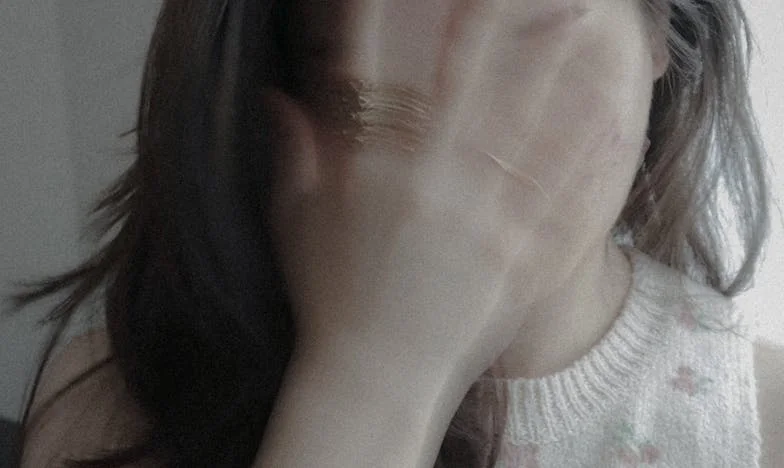 «Ya no soy la misma mujer»: La historia de Carmen, que se niega a ser el fondo invisible de una familia ajena