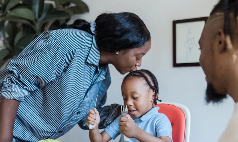 ¡Ayuda! Mi novio se niega a casarse conmigo y su madre lo apoya – pero su padre no