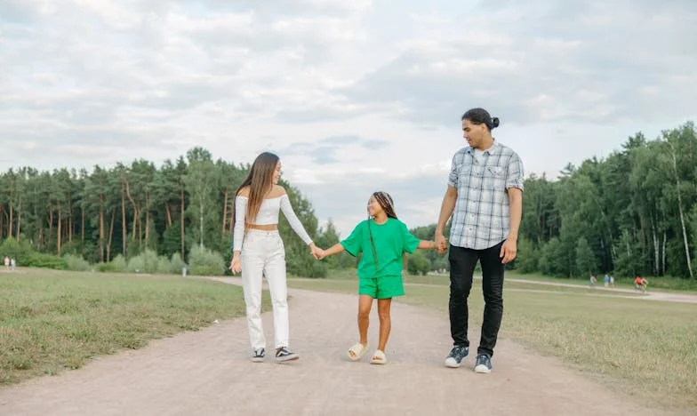 Mis suegros siguen ayudando a la ex de mi marido y a mí me tratan como a una extraña