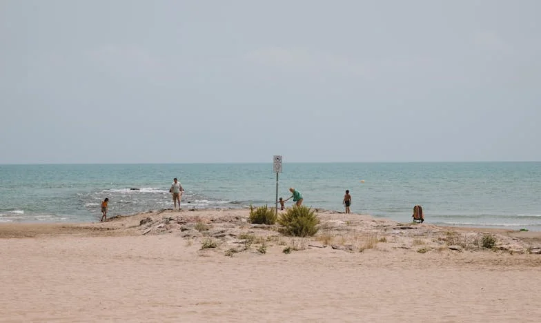 El verano que lo cambió todo: Una familia bajo el mismo techo en Salobreña
