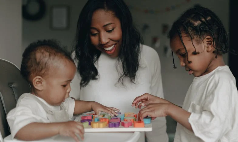 Mamá, te dimos el dinero: ¿por qué los niños no tenían qué comer? Una historia de amor, confianza y traición familiar