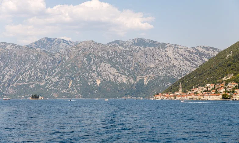 Blizanci dans l’Ombre du Secret : Mon Combat de Mère Célibataire face aux Mystères de Famille