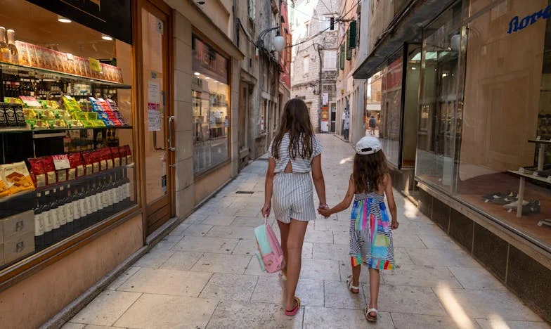 J’ai transmis ma maison à mon petit-fils : ma fille m’a rayée de sa vie, et ma famille s’est brisée