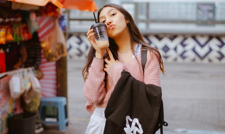 « J’ai voulu aider ma belle-fille… et tout a explosé : l’histoire d’une mère perdue entre amour et incompréhension »