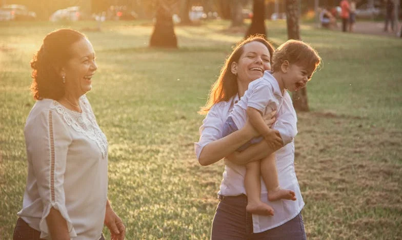Pourquoi ai-je caché à mes amis que nous achetions un terrain ? Une histoire de confiance, de peur et de moments manqués