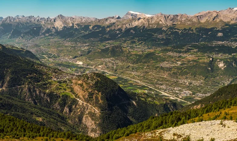 Après la mort de mon mari, j'ai découvert que toute ma vie était un mensonge – et la personne qui m'a tendu la main m'a bouleversée à jamais