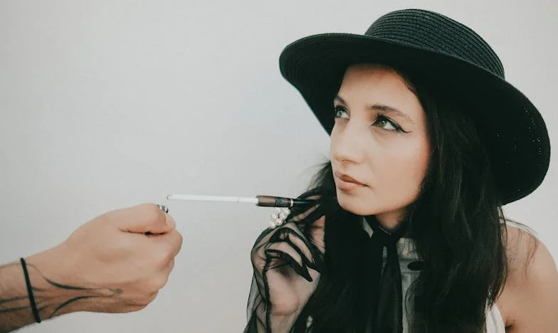 Entre ma mère et ma belle-mère : Comment j’ai failli disparaître dans une famille qui n’était pas la mienne