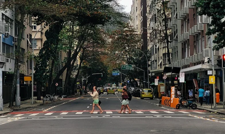 Trahie par l’une des nôtres : comment une trahison a brisé notre amitié