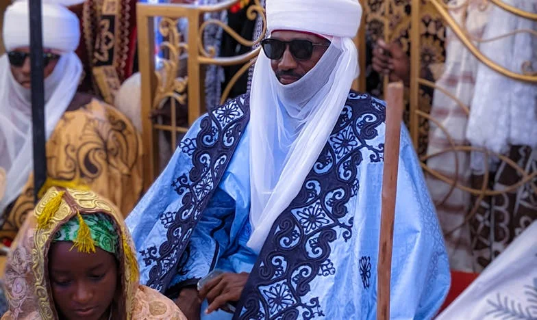 Deux grands-mères, une petite-fille : Mon combat pour préserver l’amour et la paix dans ma famille