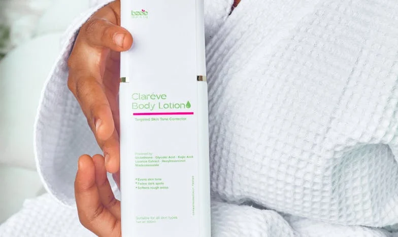 Expulsée à 18 ans parce que j’étais enceinte : dix ans plus tard, ma famille me supplie de l’aider