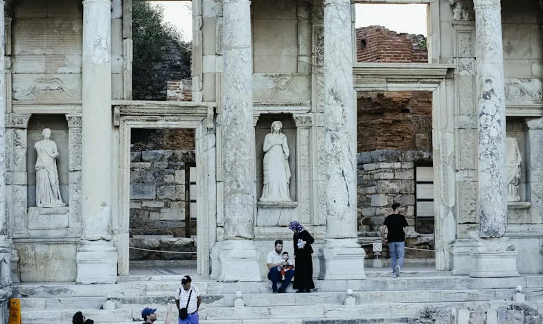 J’ai accueilli mon ex-belle-fille chez moi… et maintenant mon fils ne me parle plus : Mon cœur de mère est-il à blâmer ?