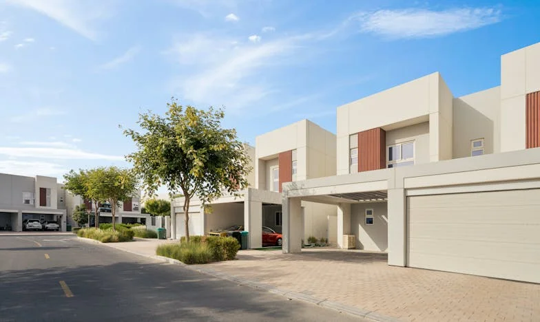 J’ai découvert que ma fille n’était pas en retraite bien-être… mais dans une cabane délabrée : Mon été de doutes et de secrets