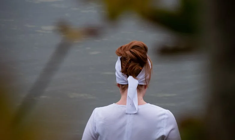 Ma belle-mère a tout donné à son fils, et maintenant elle me demande de l’aider : jusqu’où va la famille ?