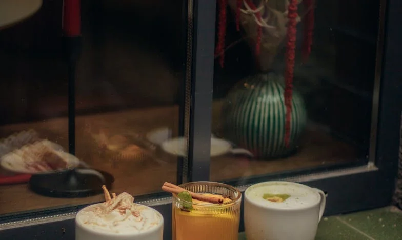 « Pourquoi ne suis-je jamais assez ? » – Le cri silencieux d’une mère abandonnée à Lyon