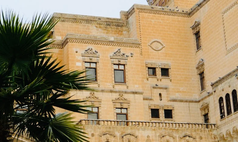 Sous la surface du silence : Le combat d’une mère pour son fils