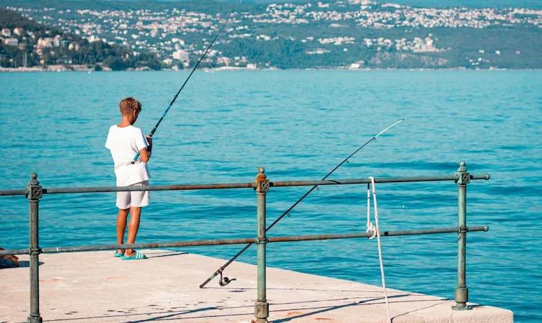 Sous le regard de ma mère : briser le silence sous le globe de verre