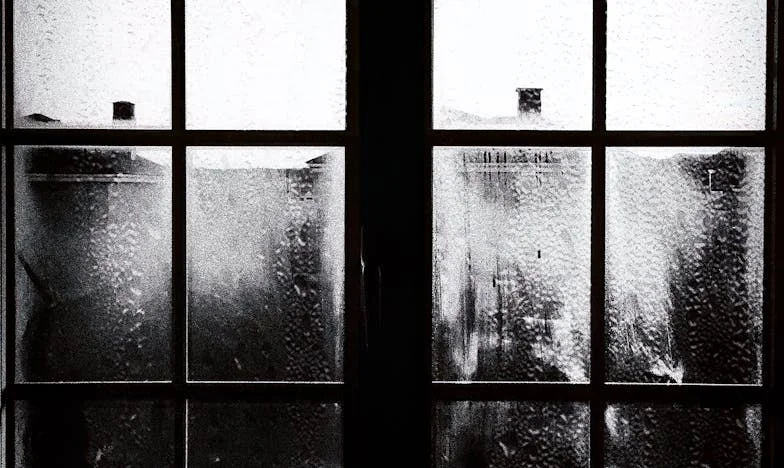 Après des années loin de chez moi : j’ai tout sacrifié pour mes enfants, mais aujourd’hui, ils me ferment la porte