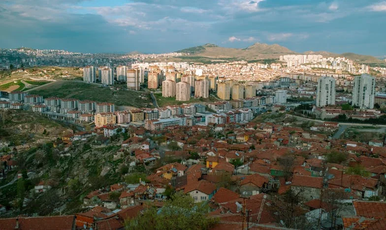 Clés du passé : L’ombre d’une belle-mère – Ce que j’ai découvert une nuit d’orage a bouleversé ma famille