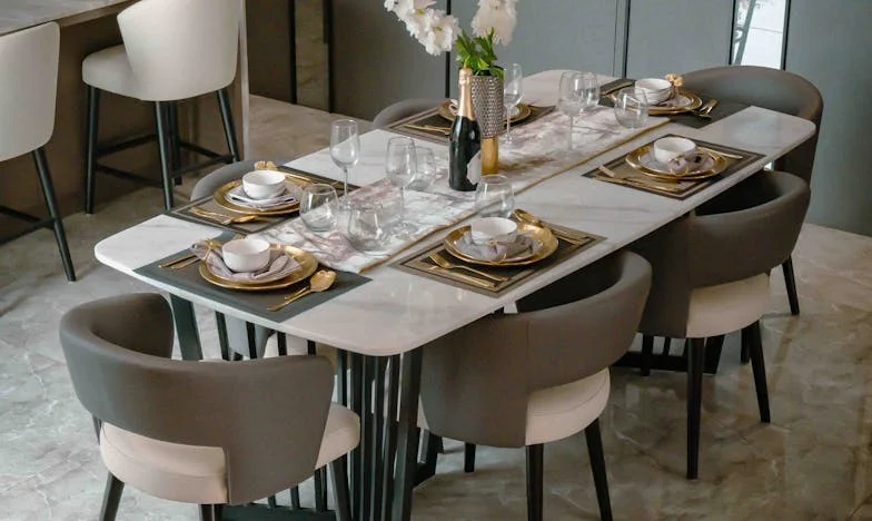 « Maman, tu dormiras dans la cuisine » : Comment je suis devenue étrangère chez moi à 68 ans