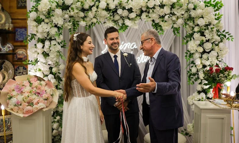 J'ai fermé les yeux sur ses trahisons — jusqu'au jour où, allongée sur le bitume, j'ai compris qui était vraiment là pour moi