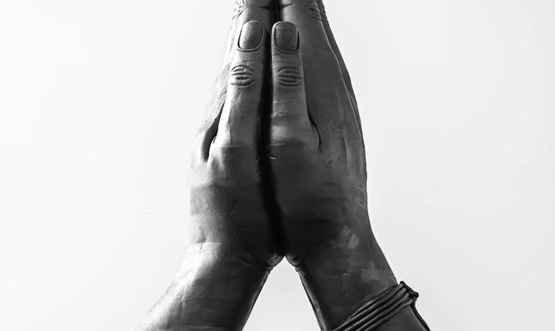 L’ombre sur le trottoir : le secret que ma famille refusait d’entendre