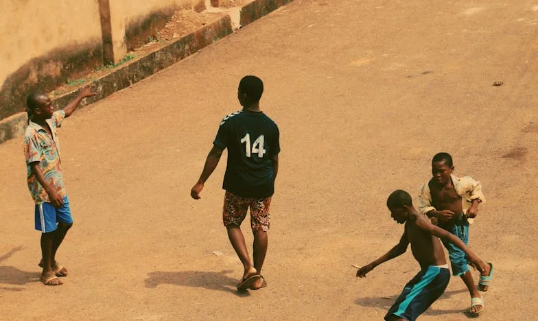 Quand mon mari a offert tout mon travail à sa mère : chronique d’une trahison familiale à la française