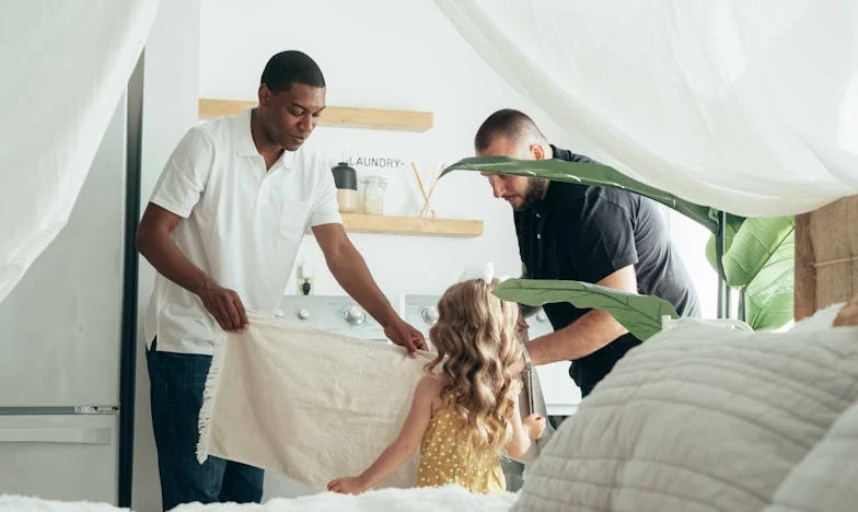 Dans la nuit noire, une valise à la main : comment j'ai fui pour sauver mes enfants et moi-même