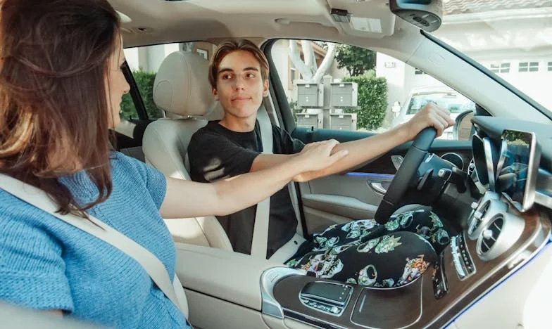 Je suis la bonne invisible de ma belle-famille : mon histoire de solitude et de grossesse ignorée