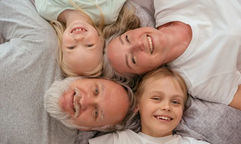 Le Cadeau Inachevé : Dix Ans de Silence et une Boîte Fermée