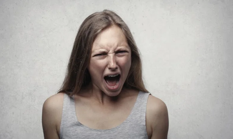 « Maman, pourquoi tu ne m’aimes plus ? » – Mon combat pour sauver ma famille brisée par le silence