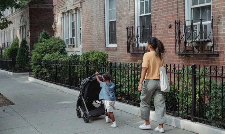 J'ai refusé de garder ma petite-fille : aujourd'hui, toute ma famille me tourne le dos