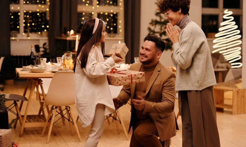 Je veux ouvrir les yeux de mon fils sur sa femme, mais j’ai peur de le perdre à jamais : le dilemme d’une mère française