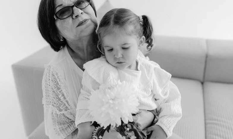 « Ma mère m’a trahie : elle a tout légué à ma sœur » – Mon histoire d’héritage et de famille brisée