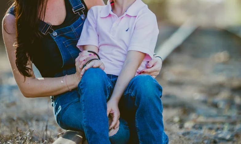 Mamie, pardonne-moi de t’avoir oubliée : une confession au cœur de la famille