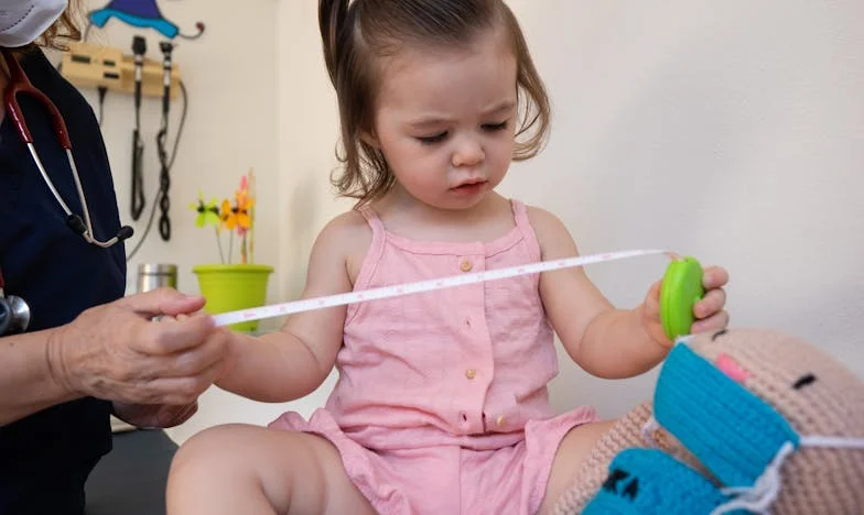 « Ne te précipite pas vers le mariage, Lucie ! » – La fuite d’une mariée des griffes d’une famille étrangère