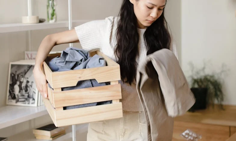 Quand j’ai appris le mariage de mon fils par la voisine : le silence de la famille Martin