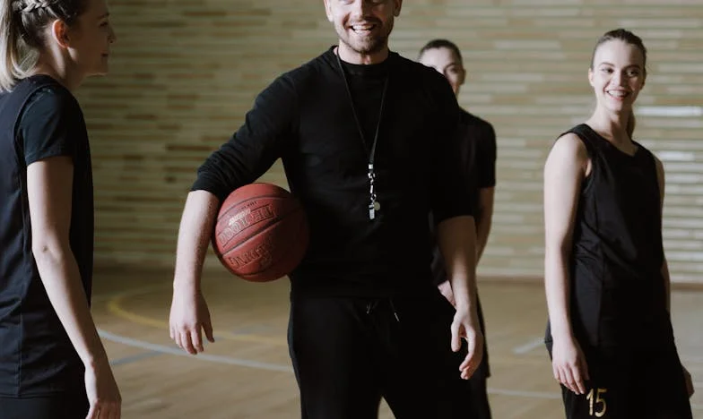 Humiliée pour avoir sauvé une inconnue : le jour où ma vie a basculé face au pouvoir