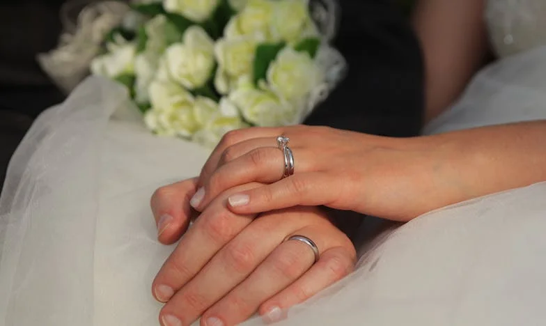 J'ai craqué au déjeuner familial : Mon mari ne m'aide plus avec notre bébé – Est-ce la fin de notre famille ?