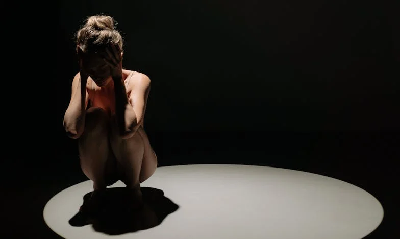 J’ai tout perdu après mon divorce, mais un seul appel a tout changé : mon histoire de chute et de renaissance