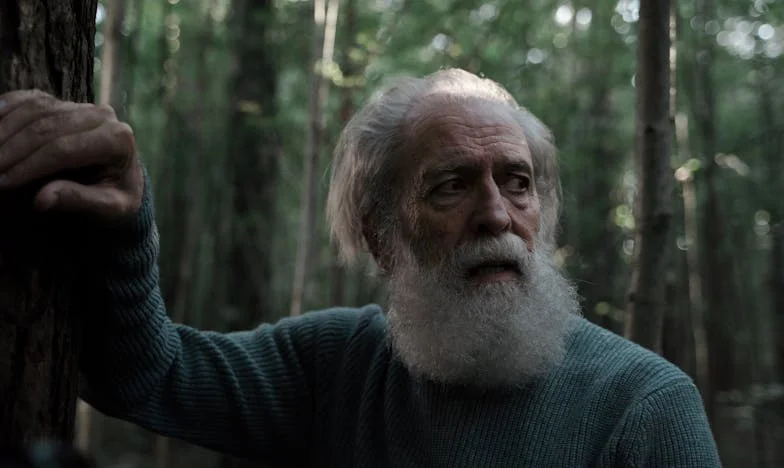 L’odeur du pain chaud et l’amertume des mots tus – un jeudi soir qui a tout bouleversé