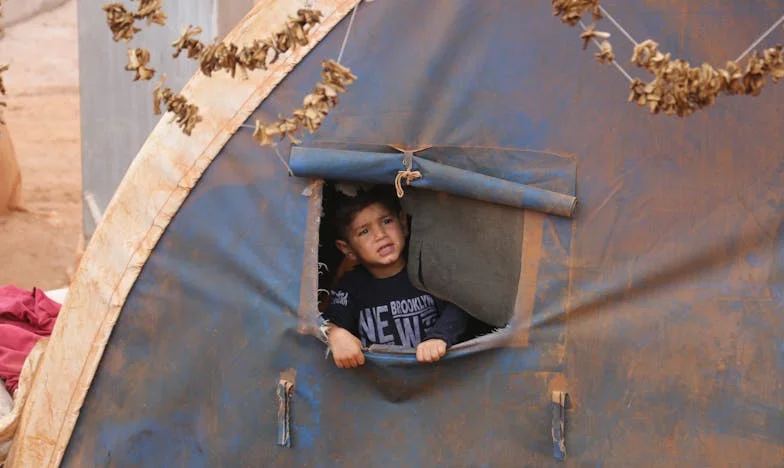Ne te précipite pas, Élodie ! – La fuite d’une fiancée face à la famille tyrannique de son futur mari
