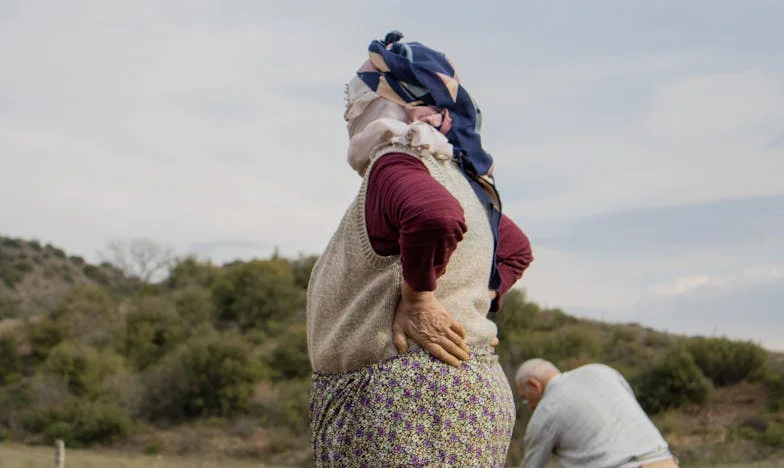 Où s’arrête l’aide, où commence l’ingérence ? – L’histoire d’une famille française
