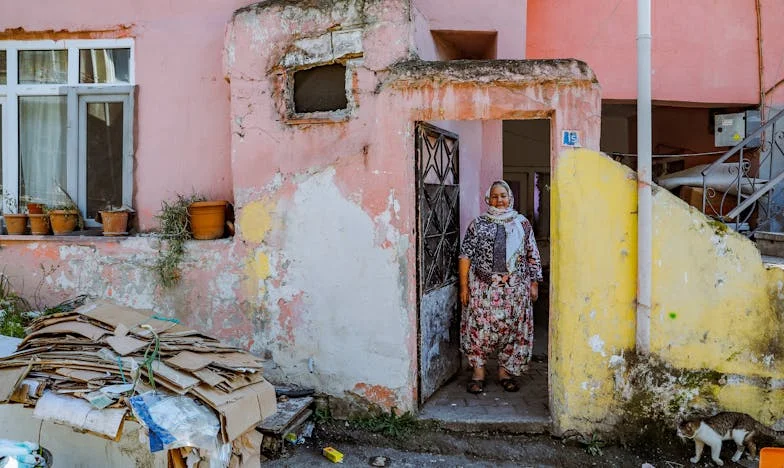 Seule contre le village : Mon combat pour la dignité en tant que mère célibataire dans une petite commune française
