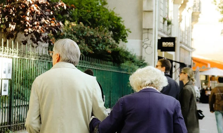 Mes enfants ont voulu vendre ma maison derrière mon dos : trahison et renaissance d’une mère française