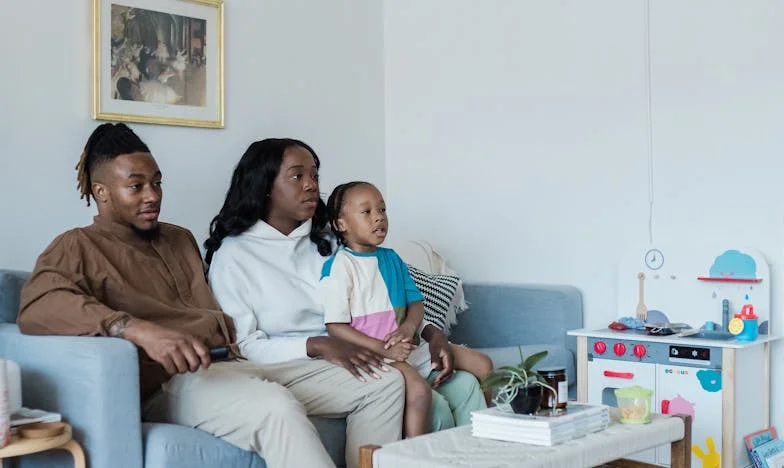 « Tu devais t’occuper de mes enfants, mais tu les as privés de nourriture » : Quand la famille éclate autour d’un bol de lait