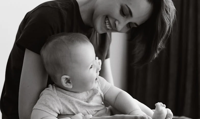 Mi nuera me dijo a la cara que estorbo en su matrimonio. Lo peor fue el silencio de mi hijo.