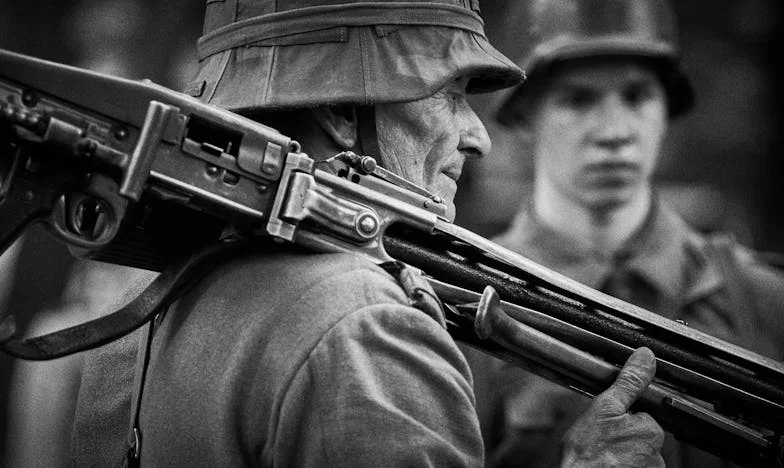 Mi suegra apareció vestida de blanco en mi boda, pero yo tuve la última palabra